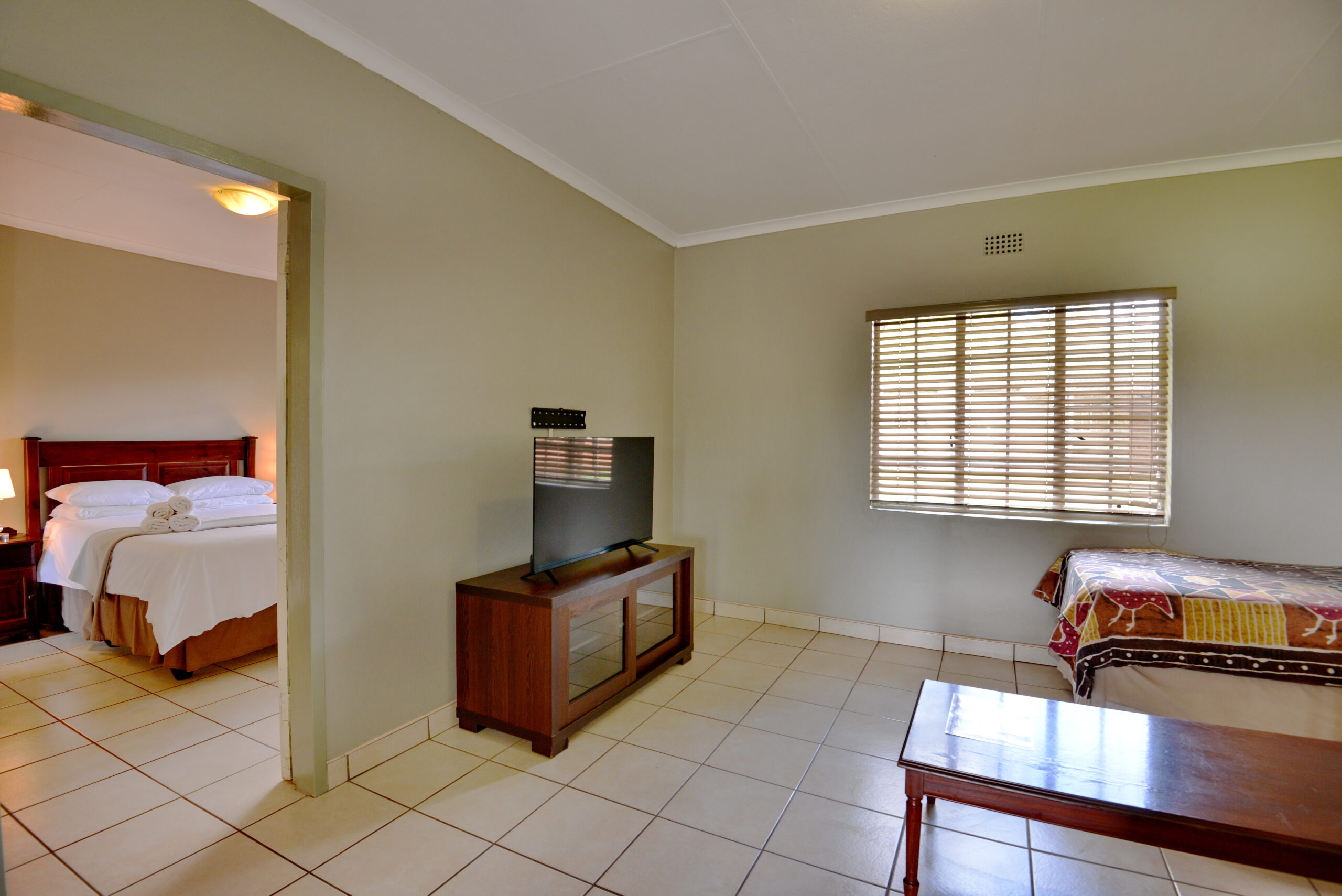 Executive one-bedroom chalet bedroom alternate angle