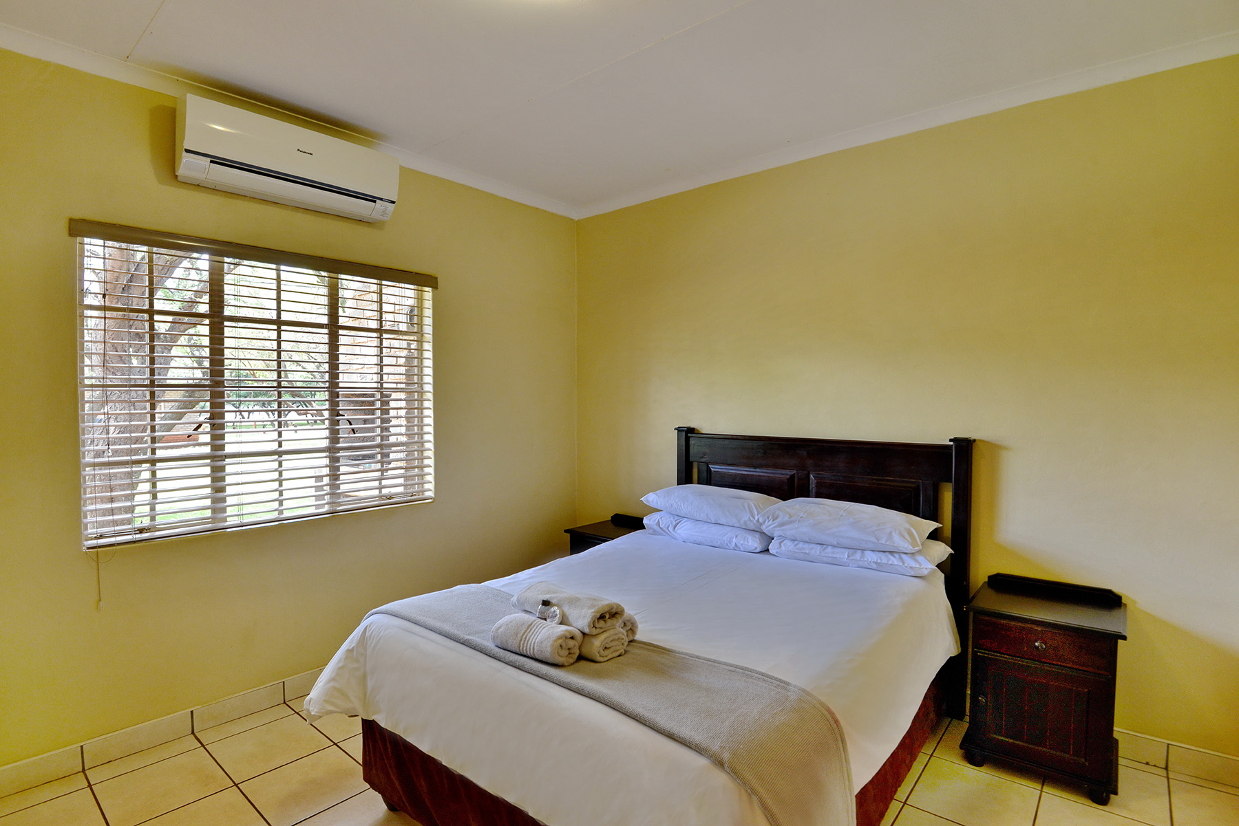 Standard two-bedroom chalet second bedroom