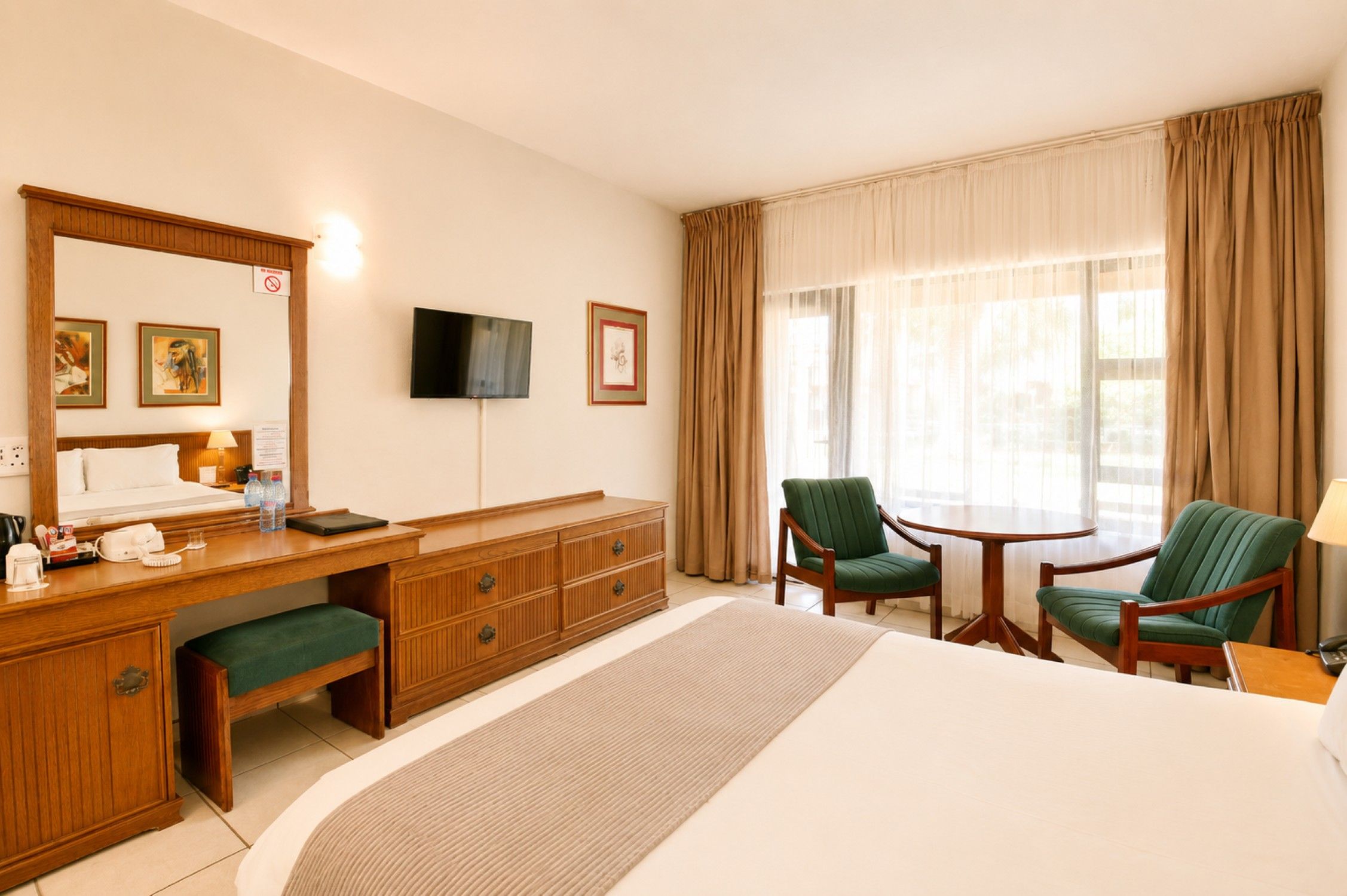 Executive Double Room with TV and desk area near Sun City