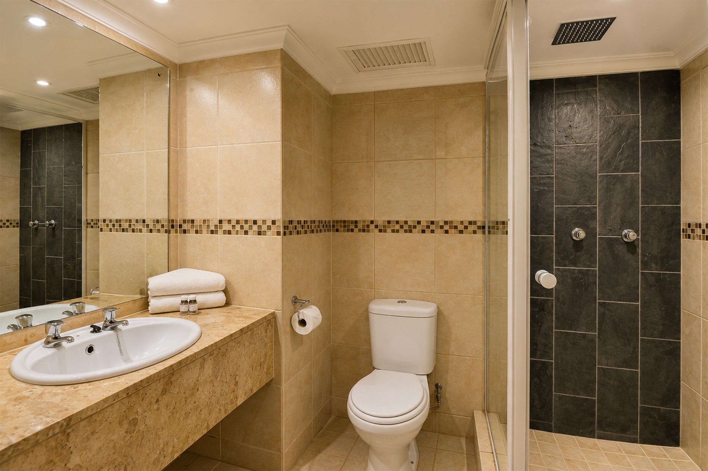 Executive Twin Room bathroom at Sundown Country Estate near Sun City