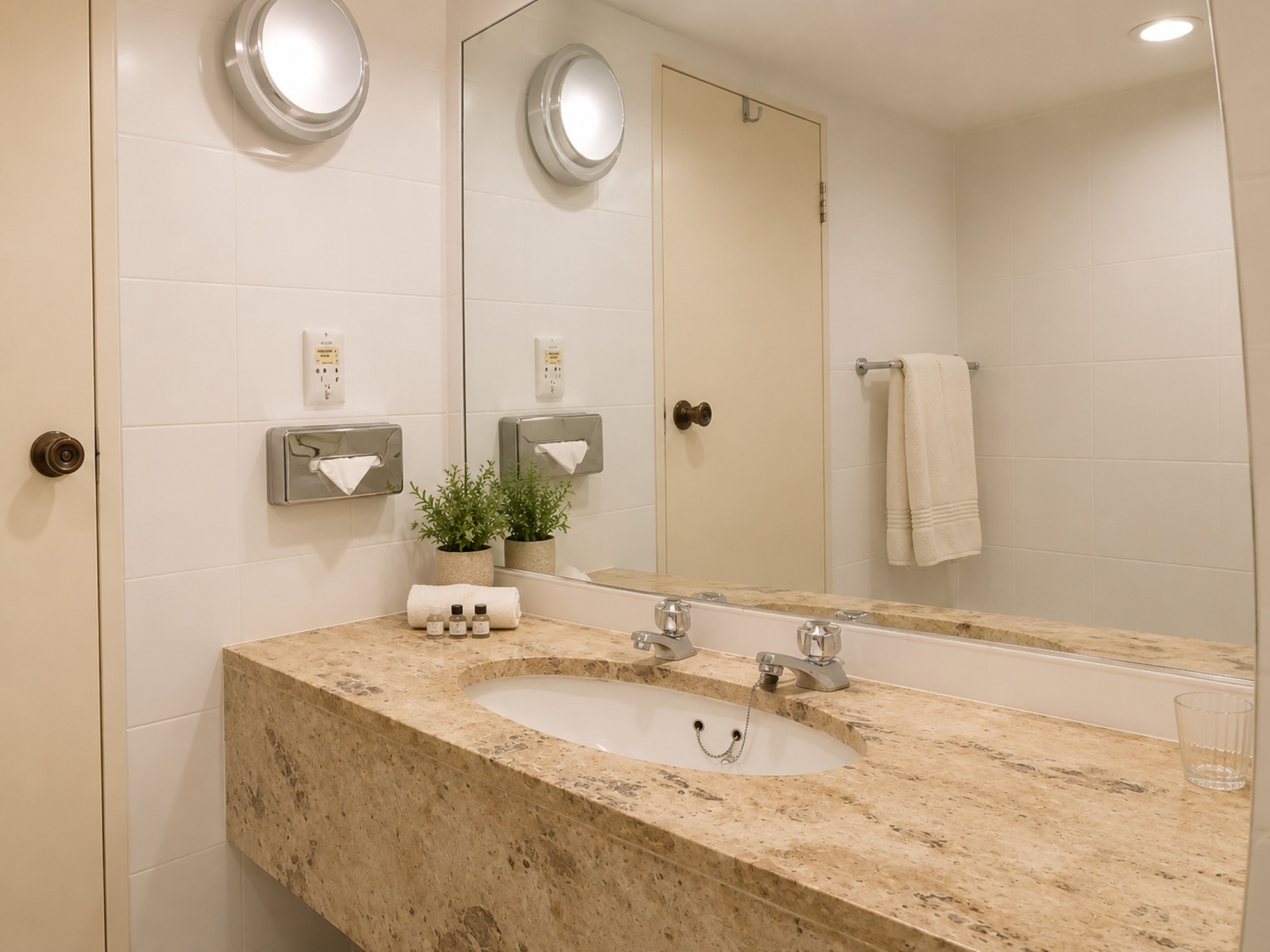 Executive Twin Room bathroom vanity near Sun City at Sundown Country Estate
