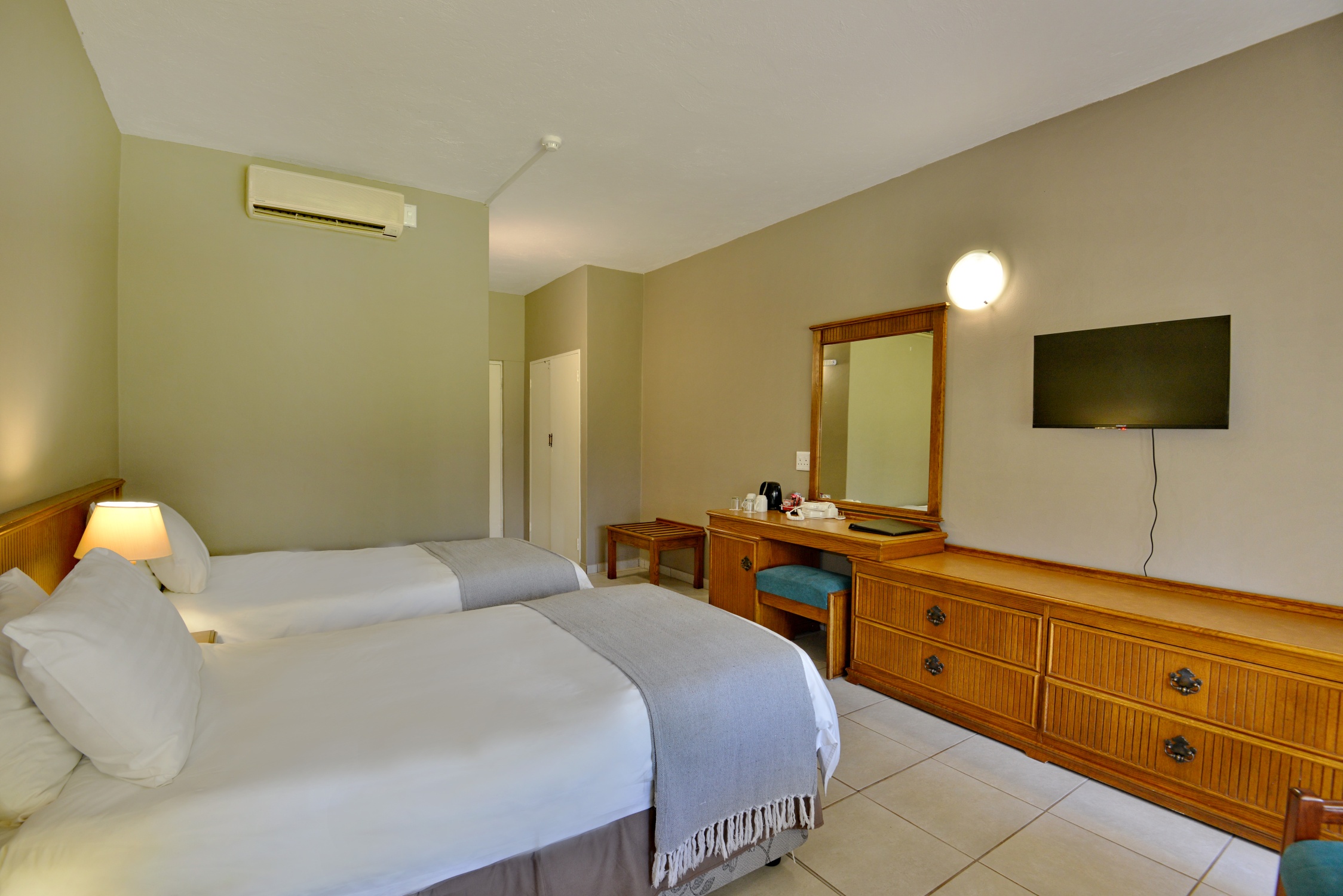 Family Suite twin bedroom near Sun City at Sundown Country Estate